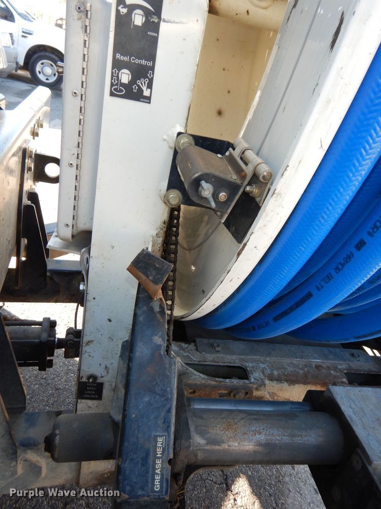 image for item DJ2906 2007 International 7400  sewer jetter truck