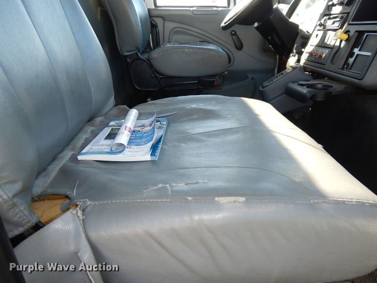 image for item DJ2906 2007 International 7400  sewer jetter truck