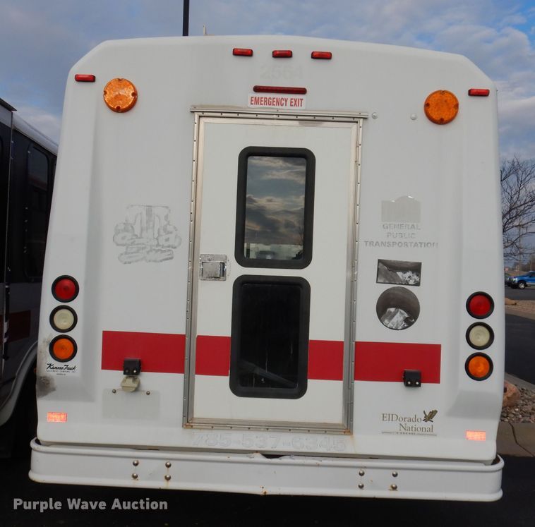 image for item DJ2913 2010 Ford E450 Super Duty  shuttle bus