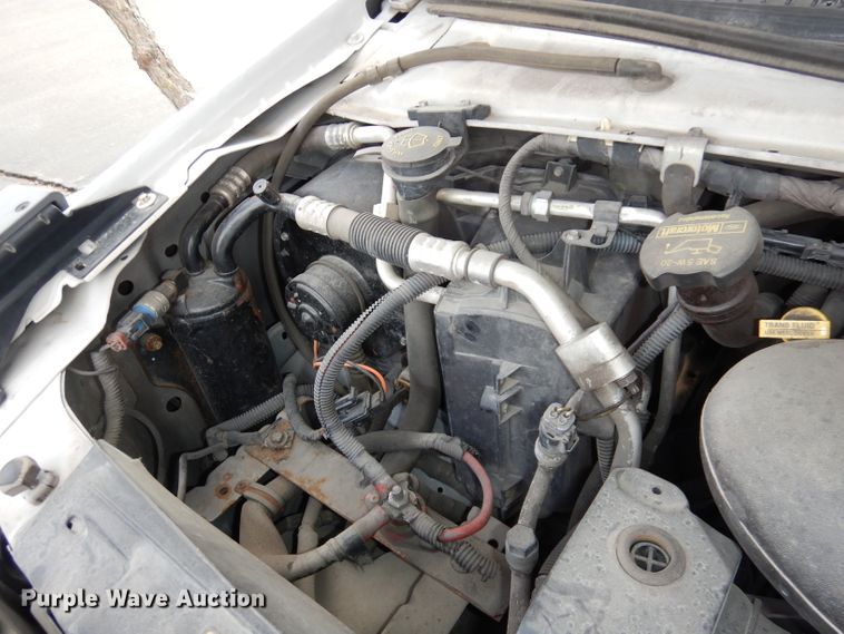 image for item DJ2913 2010 Ford E450 Super Duty  shuttle bus