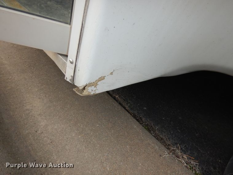 image for item DJ2913 2010 Ford E450 Super Duty  shuttle bus