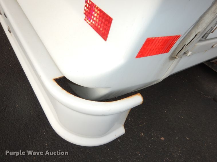 image for item DJ2913 2010 Ford E450 Super Duty  shuttle bus