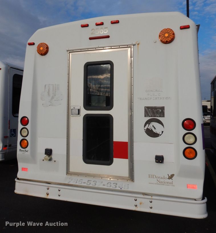 image for item DJ2915 2010 Ford E450 Super Duty  shuttle bus