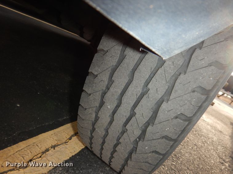 image for item DJ2915 2010 Ford E450 Super Duty  shuttle bus