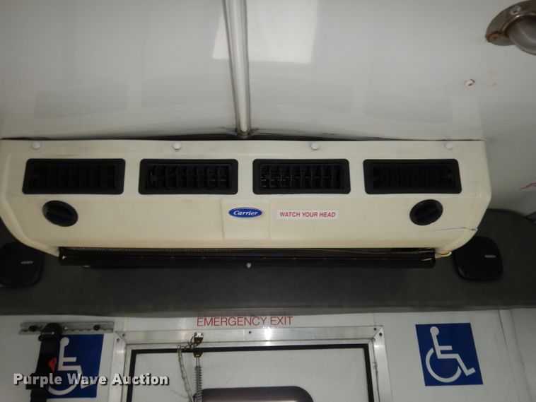 image for item DJ2915 2010 Ford E450 Super Duty  shuttle bus