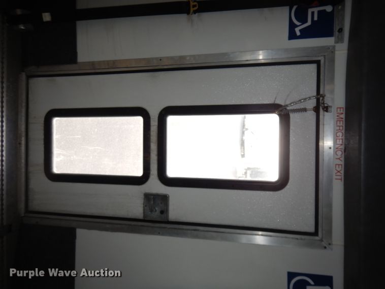 image for item DJ2915 2010 Ford E450 Super Duty  shuttle bus