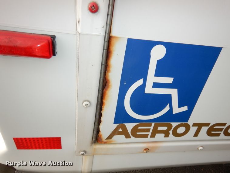 image for item DJ2915 2010 Ford E450 Super Duty  shuttle bus