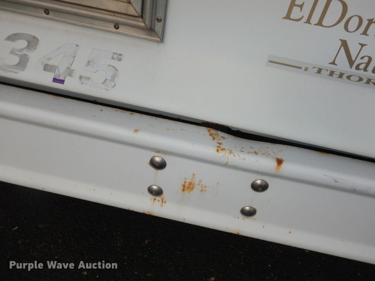 image for item DJ2915 2010 Ford E450 Super Duty  shuttle bus