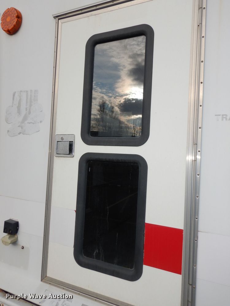 image for item DJ2915 2010 Ford E450 Super Duty  shuttle bus