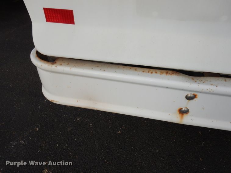 image for item DJ2915 2010 Ford E450 Super Duty  shuttle bus