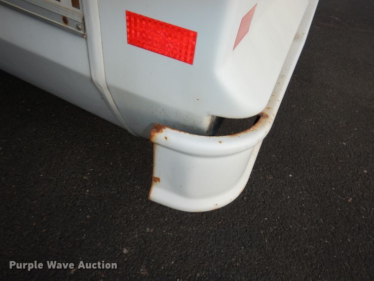 image for item DJ2915 2010 Ford E450 Super Duty  shuttle bus