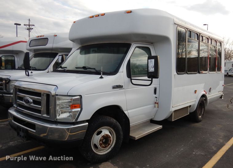 image for item DJ2916 2012 Ford E350 Super Duty  shuttle bus