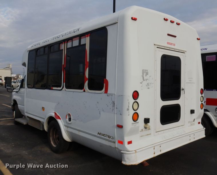 image for item DJ2916 2012 Ford E350 Super Duty  shuttle bus