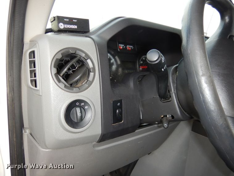 image for item DJ2916 2012 Ford E350 Super Duty  shuttle bus