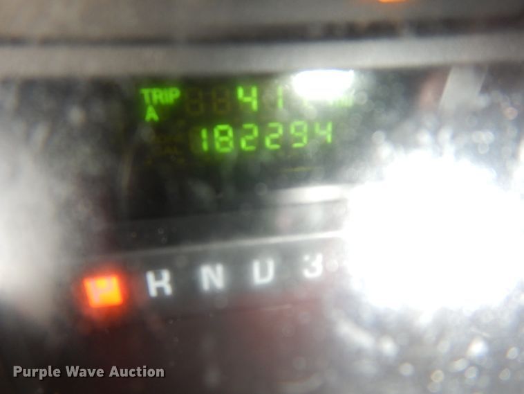 image for item DJ2916 2012 Ford E350 Super Duty  shuttle bus