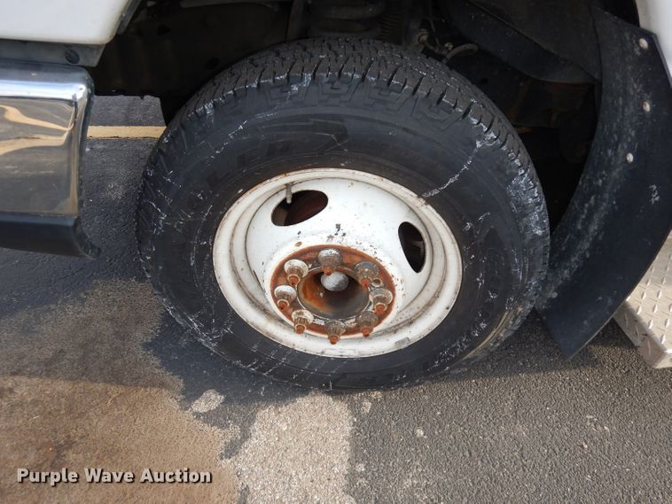 image for item DJ2916 2012 Ford E350 Super Duty  shuttle bus