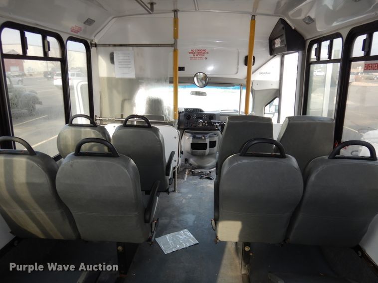 image for item DJ2916 2012 Ford E350 Super Duty  shuttle bus