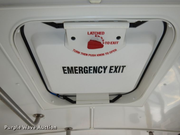 image for item DJ2916 2012 Ford E350 Super Duty  shuttle bus