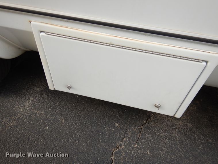 image for item DJ2916 2012 Ford E350 Super Duty  shuttle bus