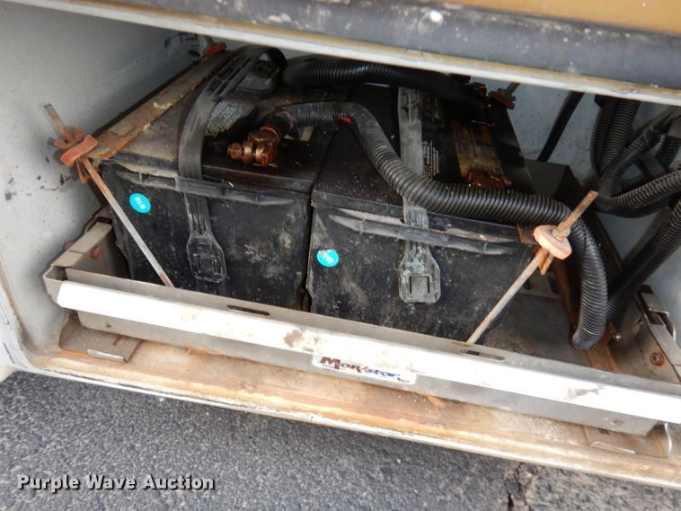 image for item DJ2916 2012 Ford E350 Super Duty  shuttle bus