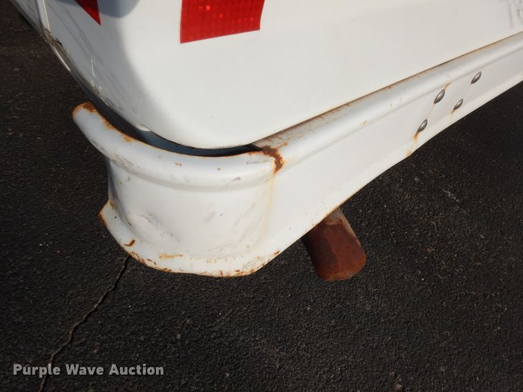 image for item DJ2916 2012 Ford E350 Super Duty  shuttle bus