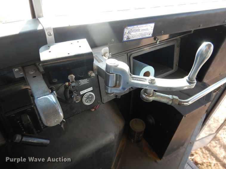 image for item DJ4962 1999 International 3800  school bus