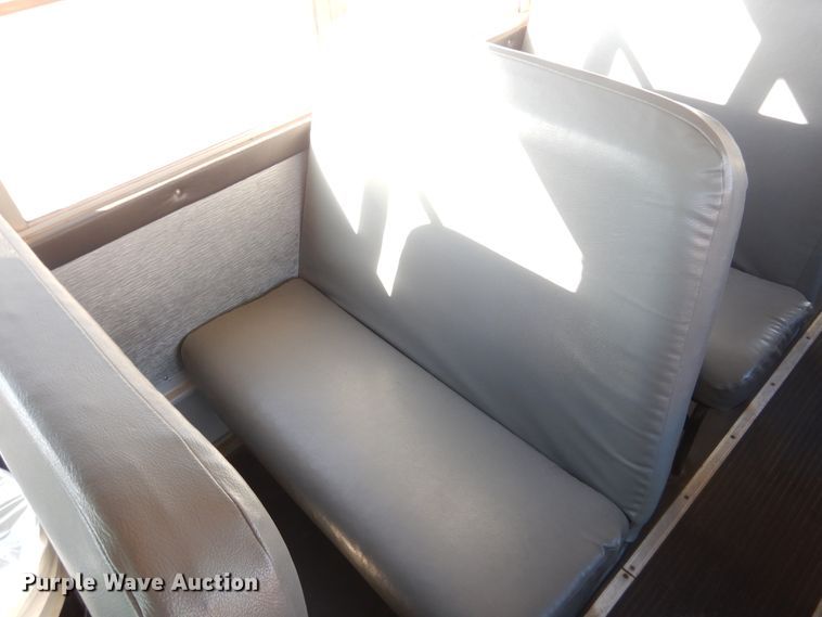 image for item DJ4962 1999 International 3800  school bus