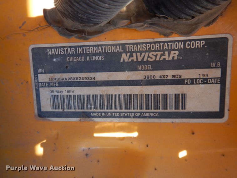 image for item DJ4962 1999 International 3800  school bus