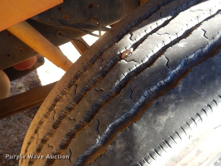 image for item DJ4962 1999 International 3800  school bus