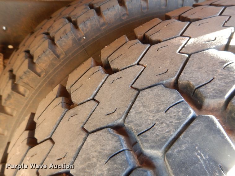 image for item DJ4962 1999 International 3800  school bus