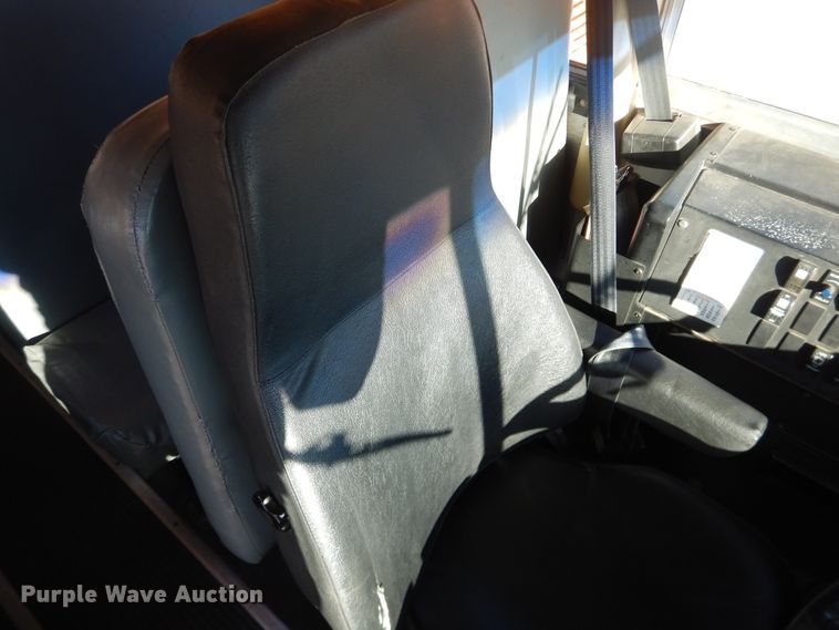 image for item DJ4963 1997 International 3800  school bus