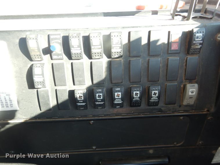 image for item DJ4963 1997 International 3800  school bus