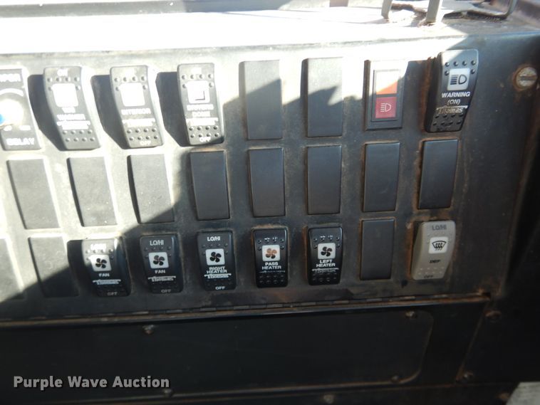 image for item DJ4963 1997 International 3800  school bus