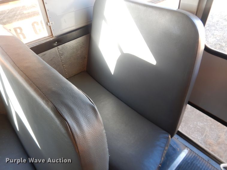 image for item DJ4963 1997 International 3800  school bus