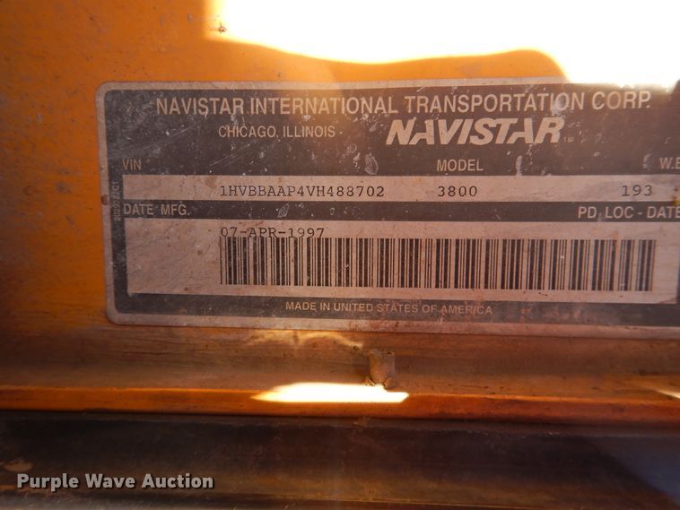 image for item DJ4963 1997 International 3800  school bus