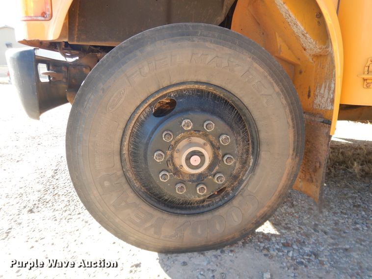 image for item DJ4963 1997 International 3800  school bus