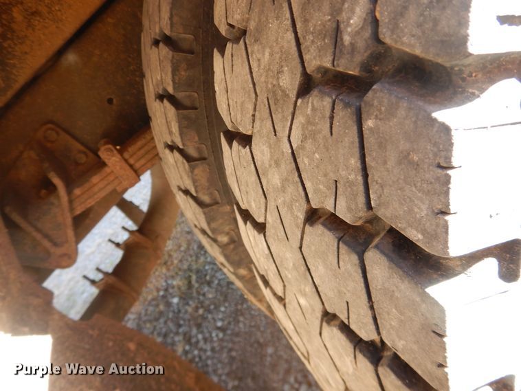 image for item DJ4963 1997 International 3800  school bus