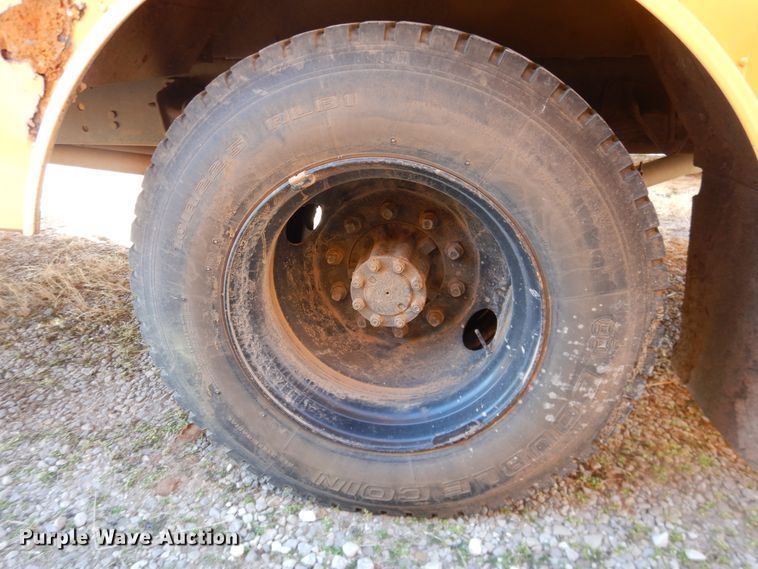 image for item DJ4963 1997 International 3800  school bus