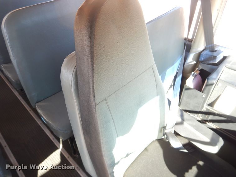 image for item DJ4964 1996 International 3800  school bus