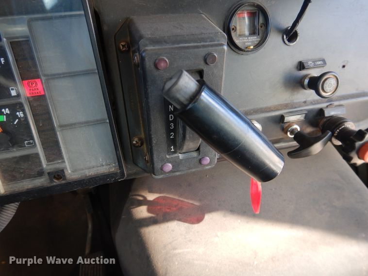 image for item DJ4964 1996 International 3800  school bus