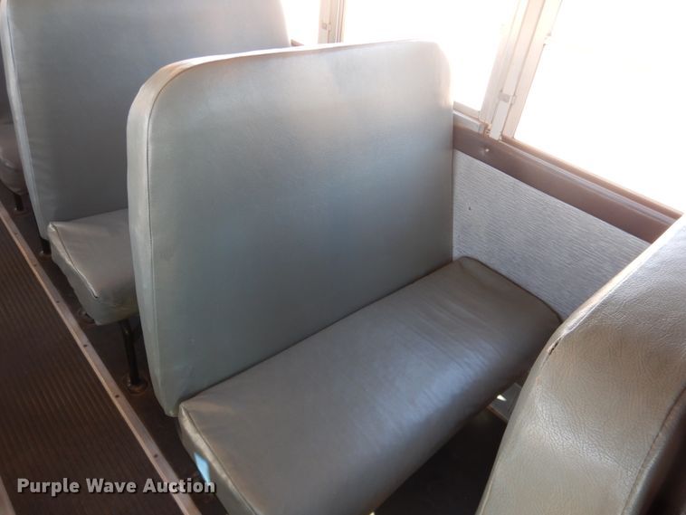 image for item DJ4964 1996 International 3800  school bus