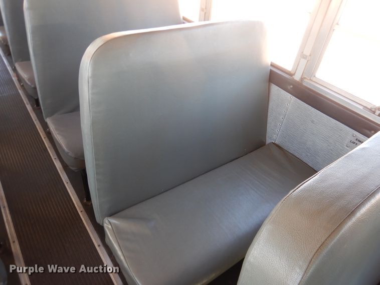 image for item DJ4964 1996 International 3800  school bus