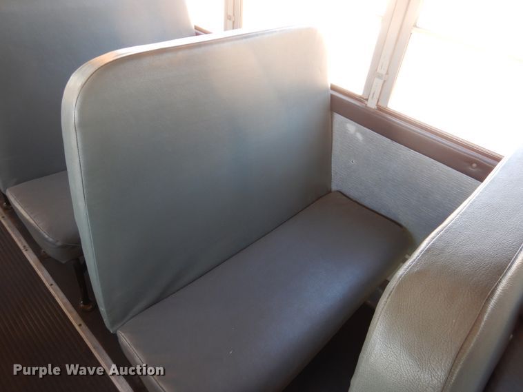 image for item DJ4964 1996 International 3800  school bus