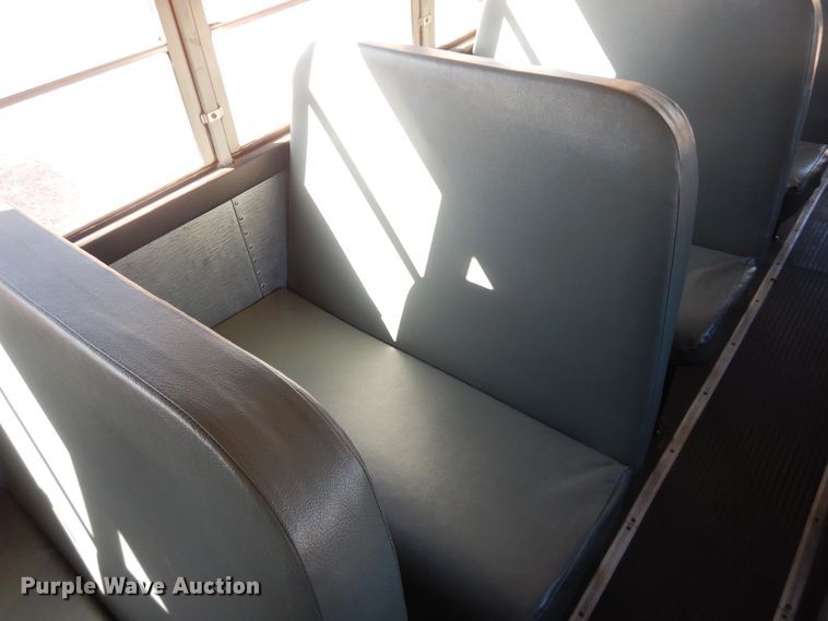 image for item DJ4964 1996 International 3800  school bus