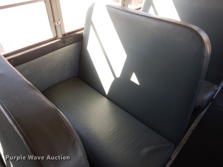 image for item DJ4964 1996 International 3800  school bus