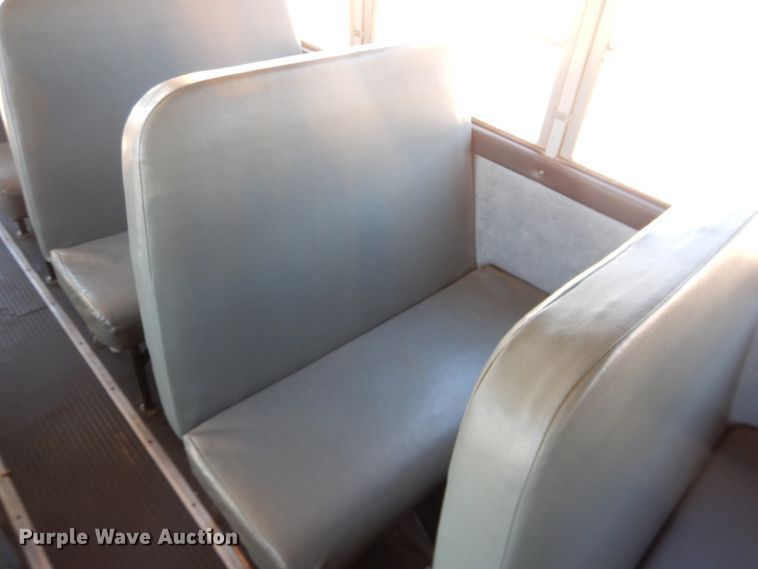 image for item DJ4964 1996 International 3800  school bus