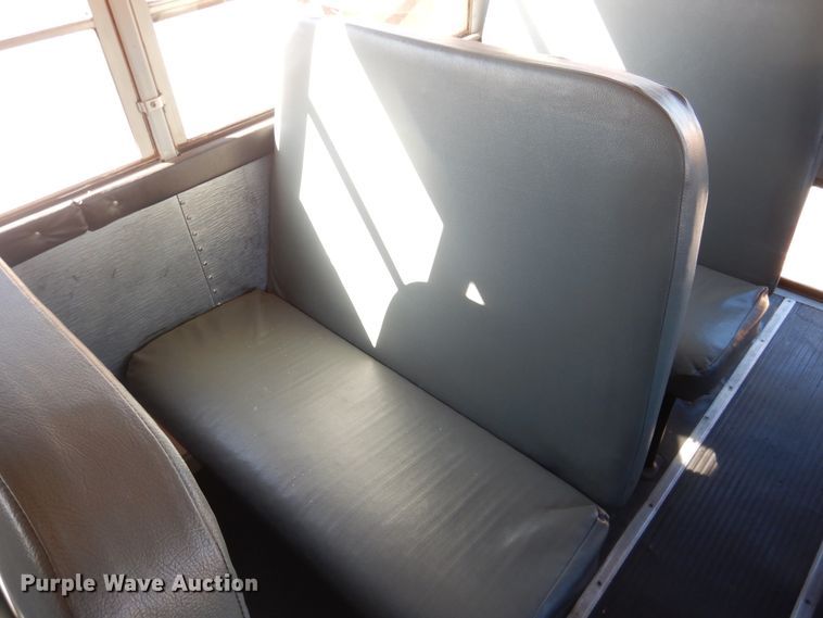 image for item DJ4964 1996 International 3800  school bus