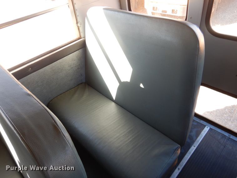 image for item DJ4964 1996 International 3800  school bus