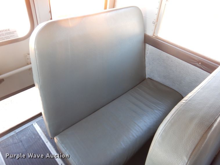 image for item DJ4964 1996 International 3800  school bus