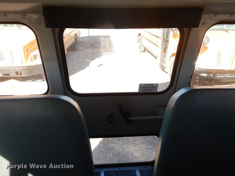 image for item DJ4964 1996 International 3800  school bus